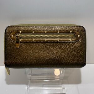 Louis Vuitton Suhali Metallic Gold Zippy Wallet